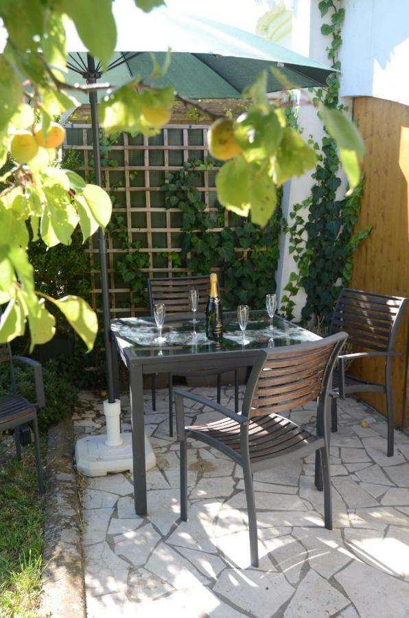 Апартаменты Jardin Du Petit Gatsby Каркассон Экстерьер фото